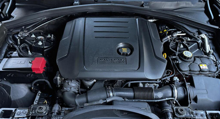 Jaguar-F-pace-Engine